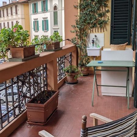 Double Bedroom In Beautiful 30'S Style Apartment Florens Exteriör bild
